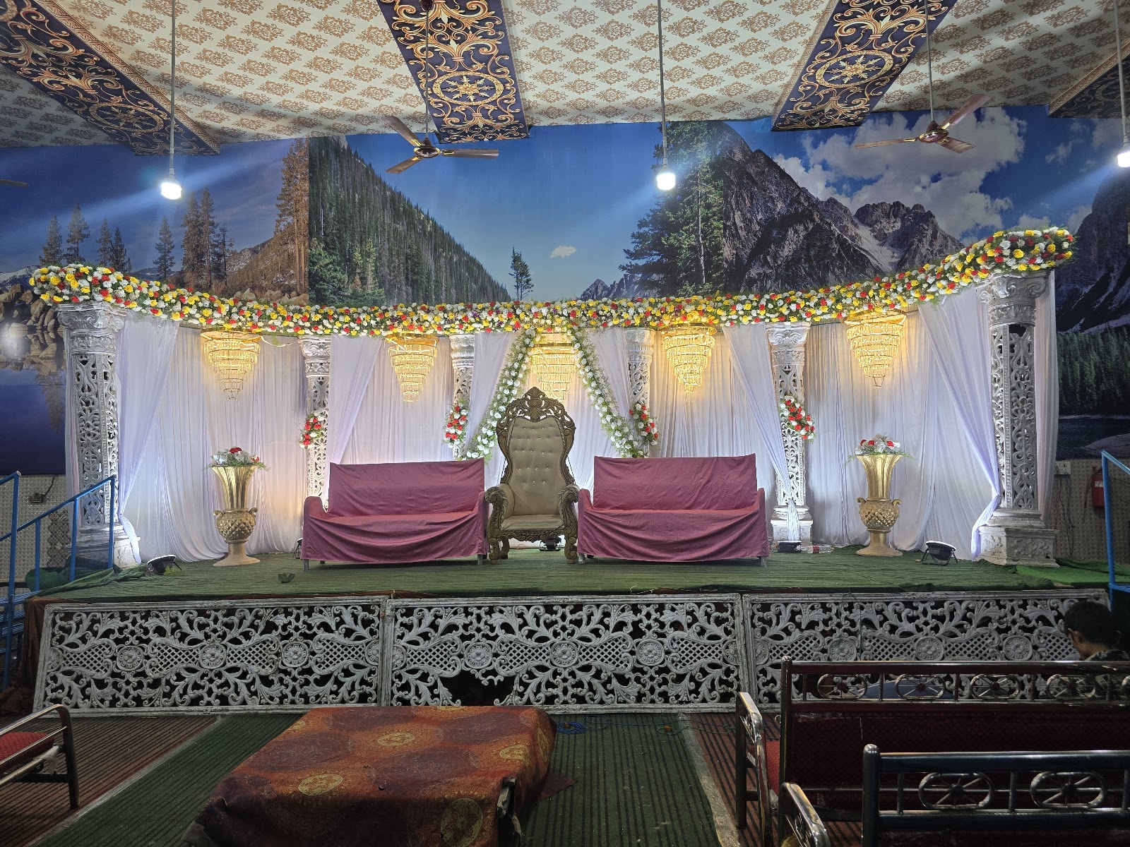 N.r Palace Function Hall — Banquet Hall in Hyderabad (on-site parking, in-house decoration, bar service available, 500–750 guest capacity)