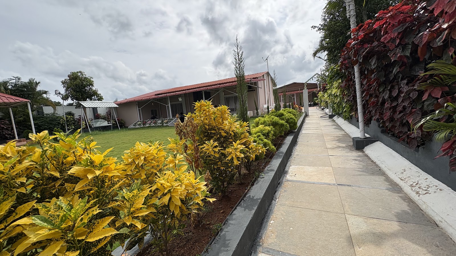 Green Royal Guest House — Banquet Hall in Hyderabad (on-site parking, in-house decoration, bar service available, 4.2★ rated)