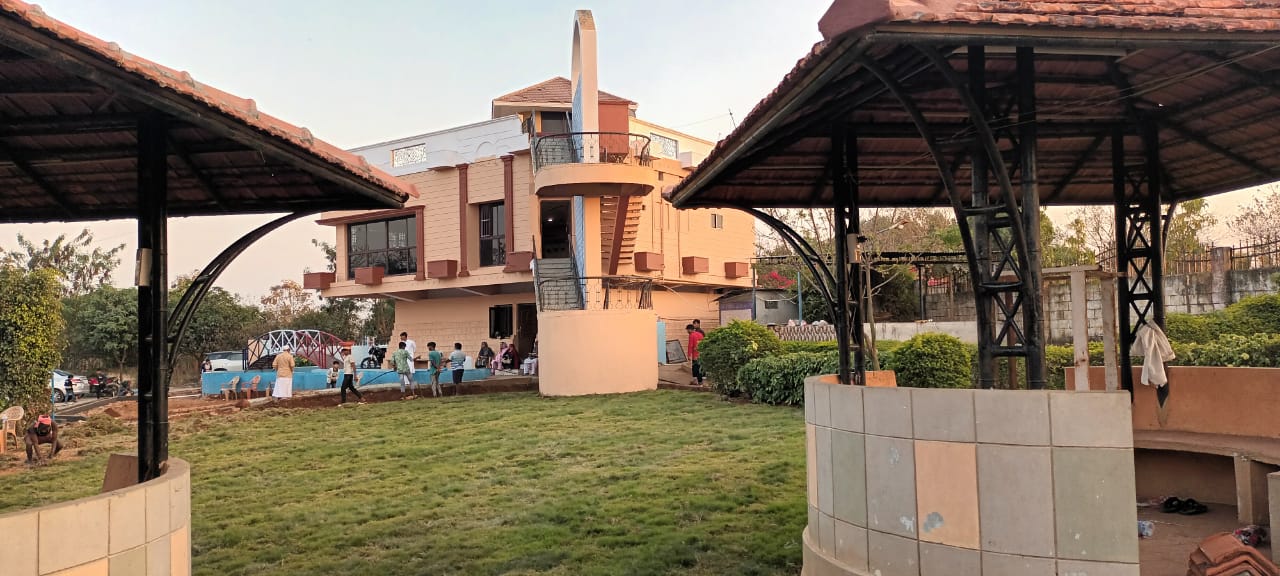 Fm Farm House — Farm House in Chilkur, Hyderabad (on-site parking, in-house decoration, bar service available, 4.1★ rated)