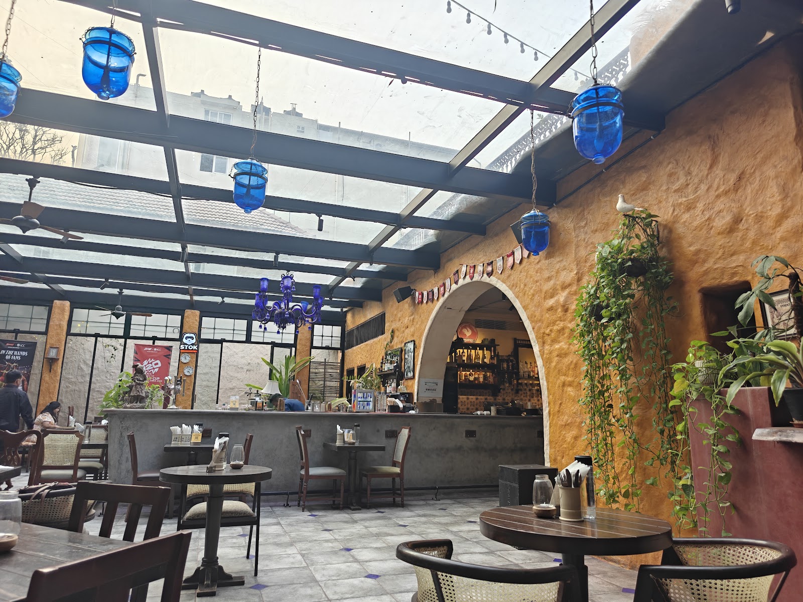 1 Bar House Kitchen — Pub/Bar in Koramangala, Bangalore (on-site parking, in-house decoration, DJ permitted, bar service available) — photo 4