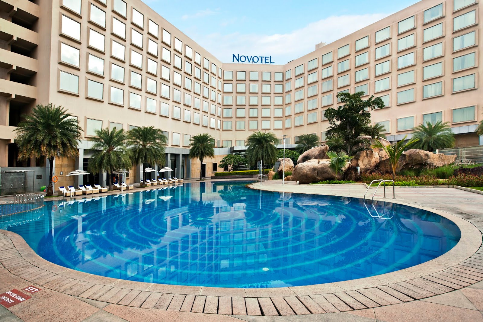 La Convention Centre — Banquet Hall in Hyderabad (on-site parking, in-house decoration, DJ permitted, bar service available)