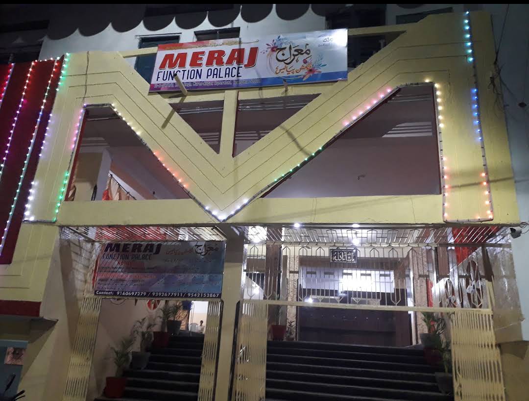 Meraj Function Palace — Banquet Hall in Hyderabad (on-site parking, in-house decoration, bar service available, 300–450 guest capacity)