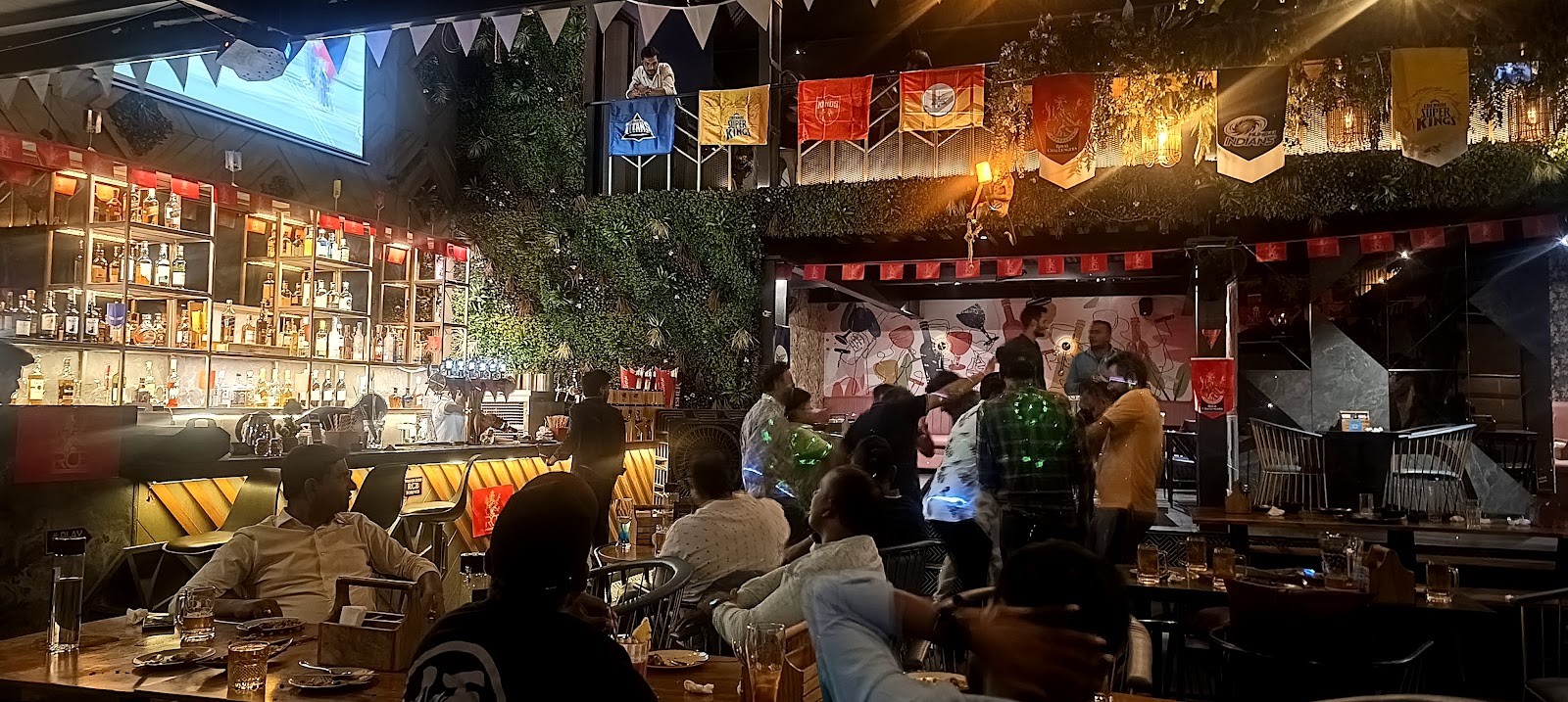 Altitude Kitchen & Bar — Pub/Bar in Basaveshwaranagar, Bangalore (on-site parking, in-house decoration, DJ permitted, bar service available) — photo 2