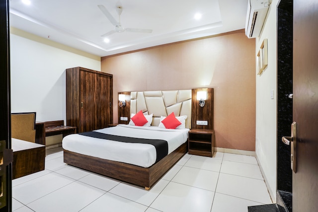 Hotel Sindhura Grand — Banquet Hall in Santosh Nagar, Hyderabad (on-site parking, in-house decoration, outside catering allowed, bar service available) — photo 2