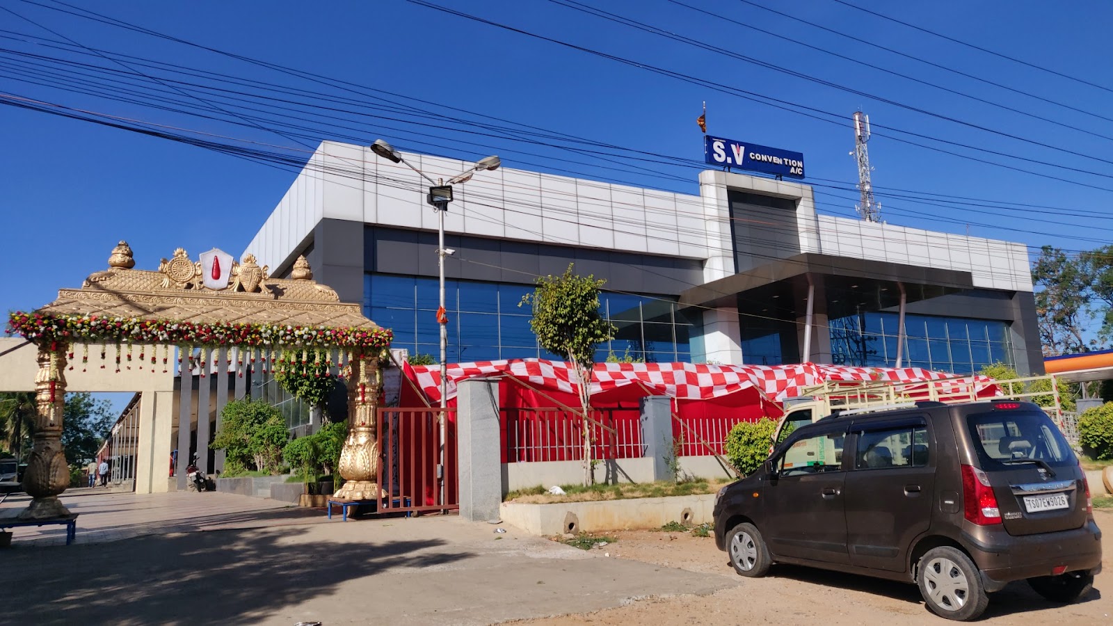 S.v Conventional Hall — Banquet Hall in Hayathnagar, Hyderabad (on-site parking, in-house decoration, DJ permitted, bar service available) — photo 3