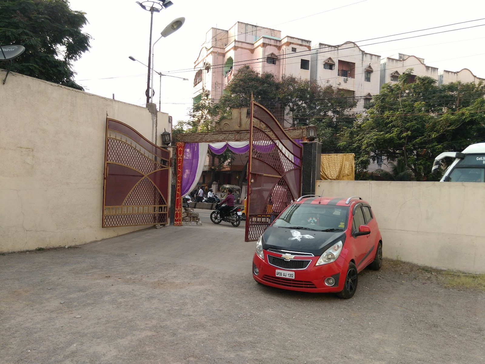 Crown Convention Center — Banquet Hall in Amberpet, Hyderabad (on-site parking, in-house decoration, DJ permitted, bar service available) — photo 3