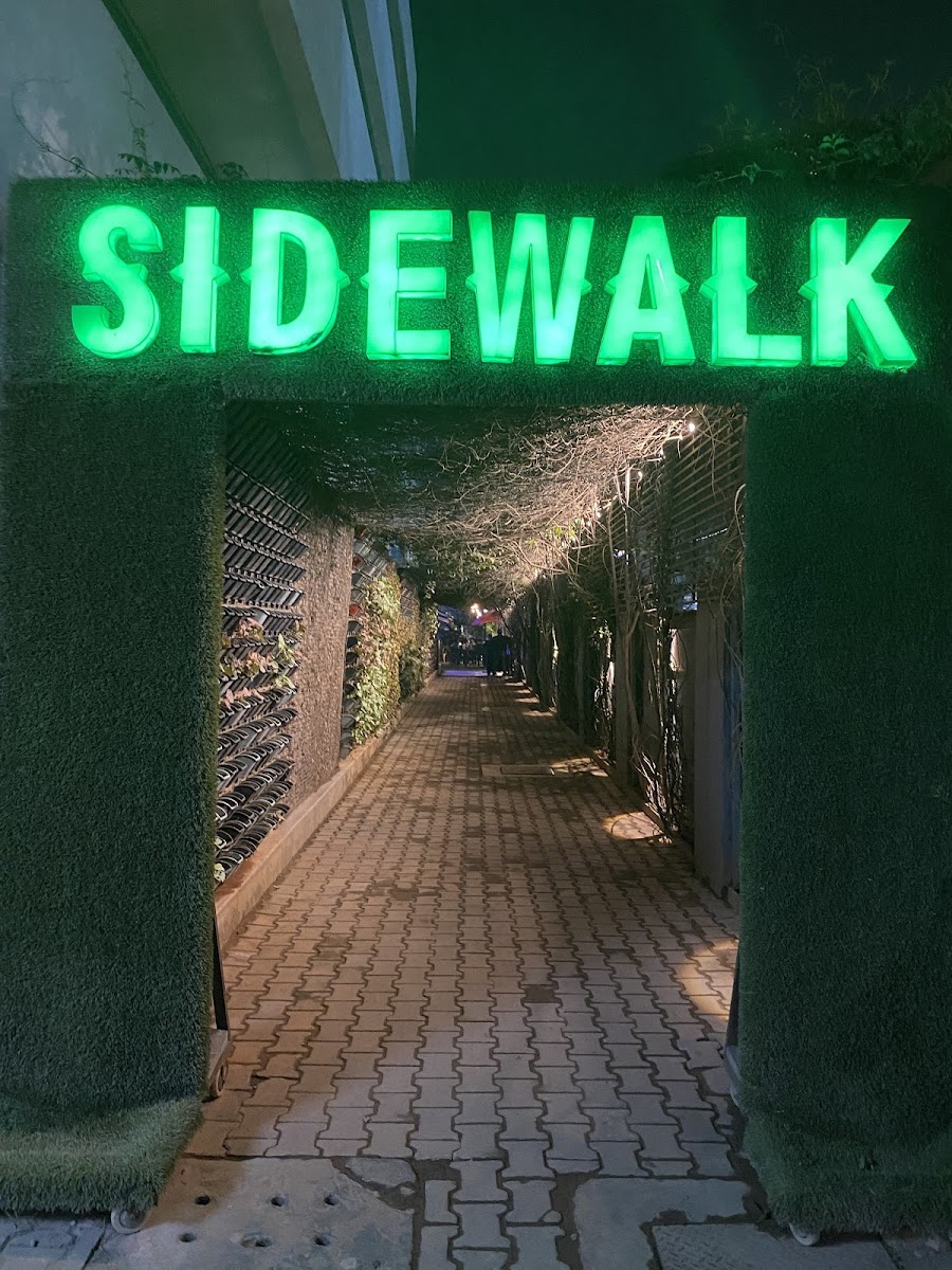 Sidewalk Bar & Kitchen — Pub/Bar in Marathahalli, Bangalore (on-site parking, in-house decoration, DJ permitted, bar service available) — photo 4