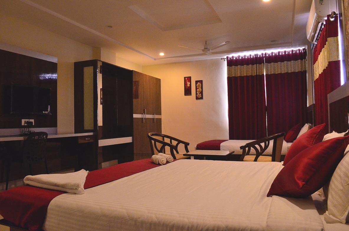 Hotel Olympia Inn — Banquet Hall in Sivarampalli, Hyderabad (on-site parking, in-house decoration, outside catering allowed, bar service available) — photo 4