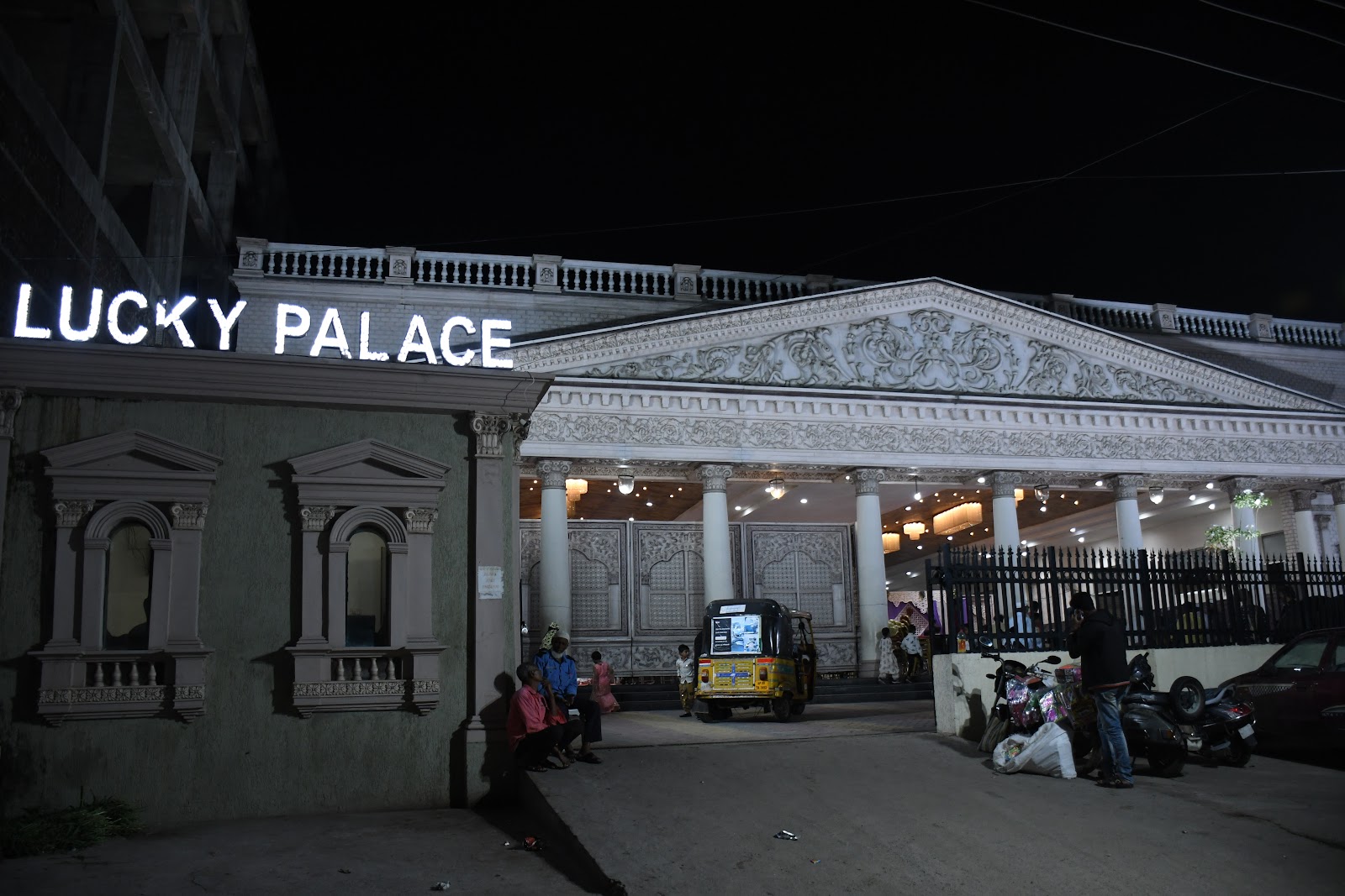 Lucky Palace — Banquet Hall in Attapur, Hyderabad (on-site parking, in-house decoration, bar service available, 500–750 guest capacity) — photo 3