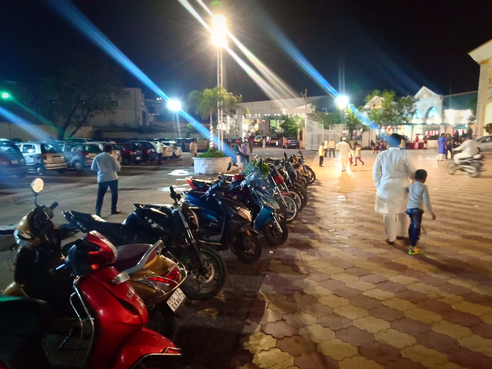 United Palace — Banquet Hall in Attapur, Hyderabad (on-site parking, in-house decoration, DJ permitted, bar service available) — photo 4