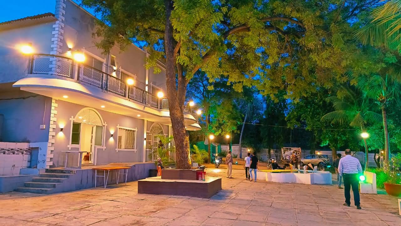 Western Farm House — Farm House in Gandipet, Hyderabad (on-site parking, in-house decoration, bar service available, 4.3★ rated)