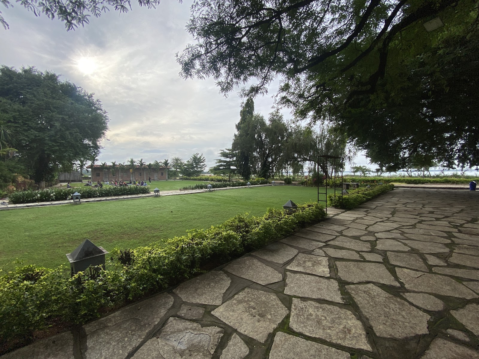 Ayurvan Waterside — Banquet Hall in Gandipet, Hyderabad (on-site parking, in-house decoration, bar service available, 200–300 guest capacity) — photo 4