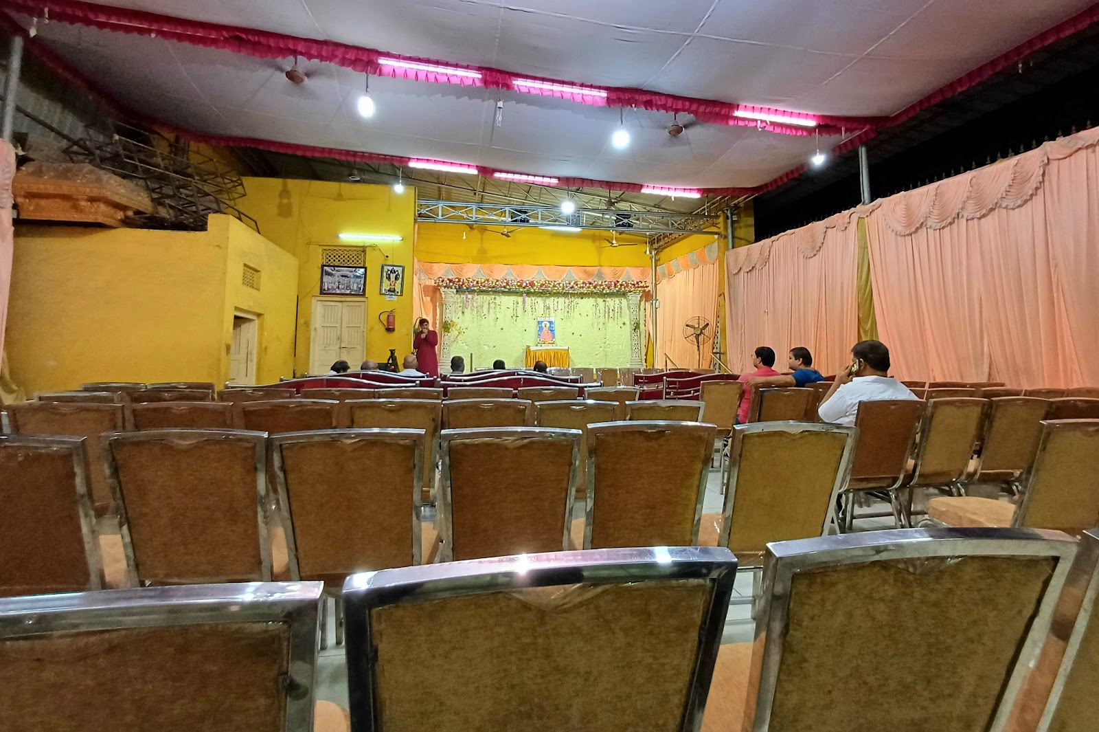 Vishwanath Bhavan Mini Function Hall — Banquet Hall in Karwan, Hyderabad (on-site parking, in-house decoration, bar service available, 500–750 guest capacity) — photo 2