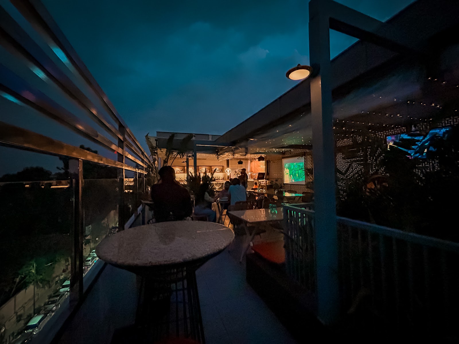 Tree Tops Bar & Kitchen — Pub/Bar in Ashok Nagar, Bangalore (on-site parking, in-house decoration, DJ permitted, bar service available) — photo 4