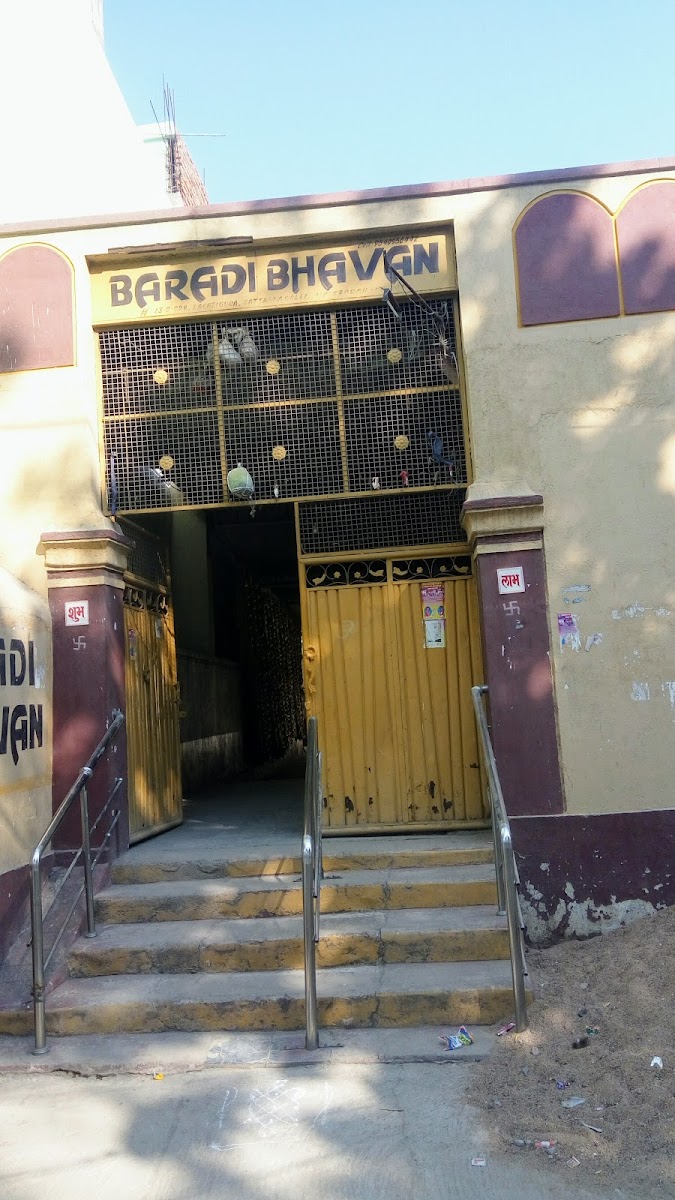 Baradi Bhavan — Banquet Hall in Hyderabad (on-site parking, in-house decoration, bar service available, 100–150 guest capacity)