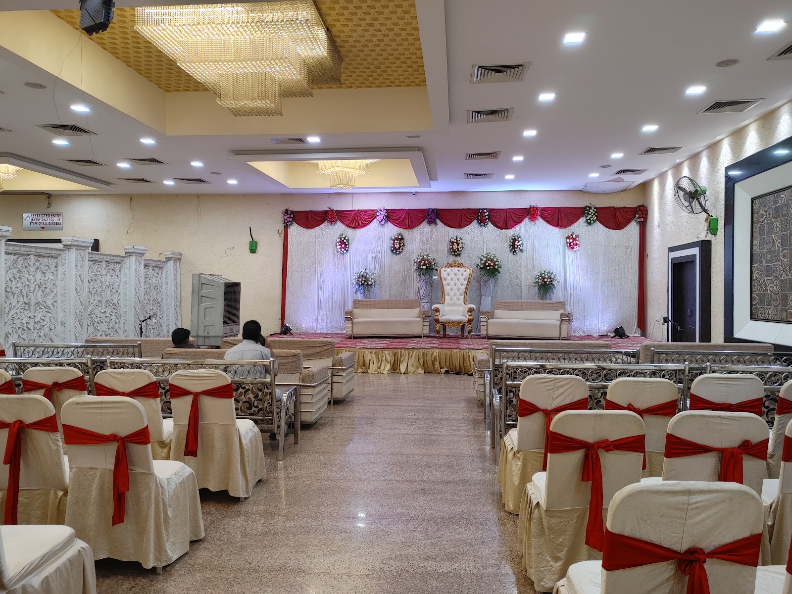 S S Gardens Function Plaza — Banquet Hall in Hyderabad (on-site parking, in-house decoration, bar service available, 800–1200 guest capacity)