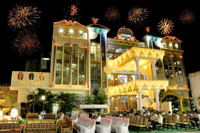 Meridian Function Palace — Banquet Hall in Hyderabad (on-site parking, in-house decoration, bar service available, 500–800 guest capacity)