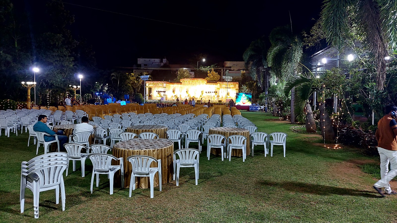 Edulakanti Ram Reddy Gardens — Banquet Hall in Vanasthalipuram, Hyderabad (on-site parking, in-house decoration, DJ permitted, bar service available) — photo 2