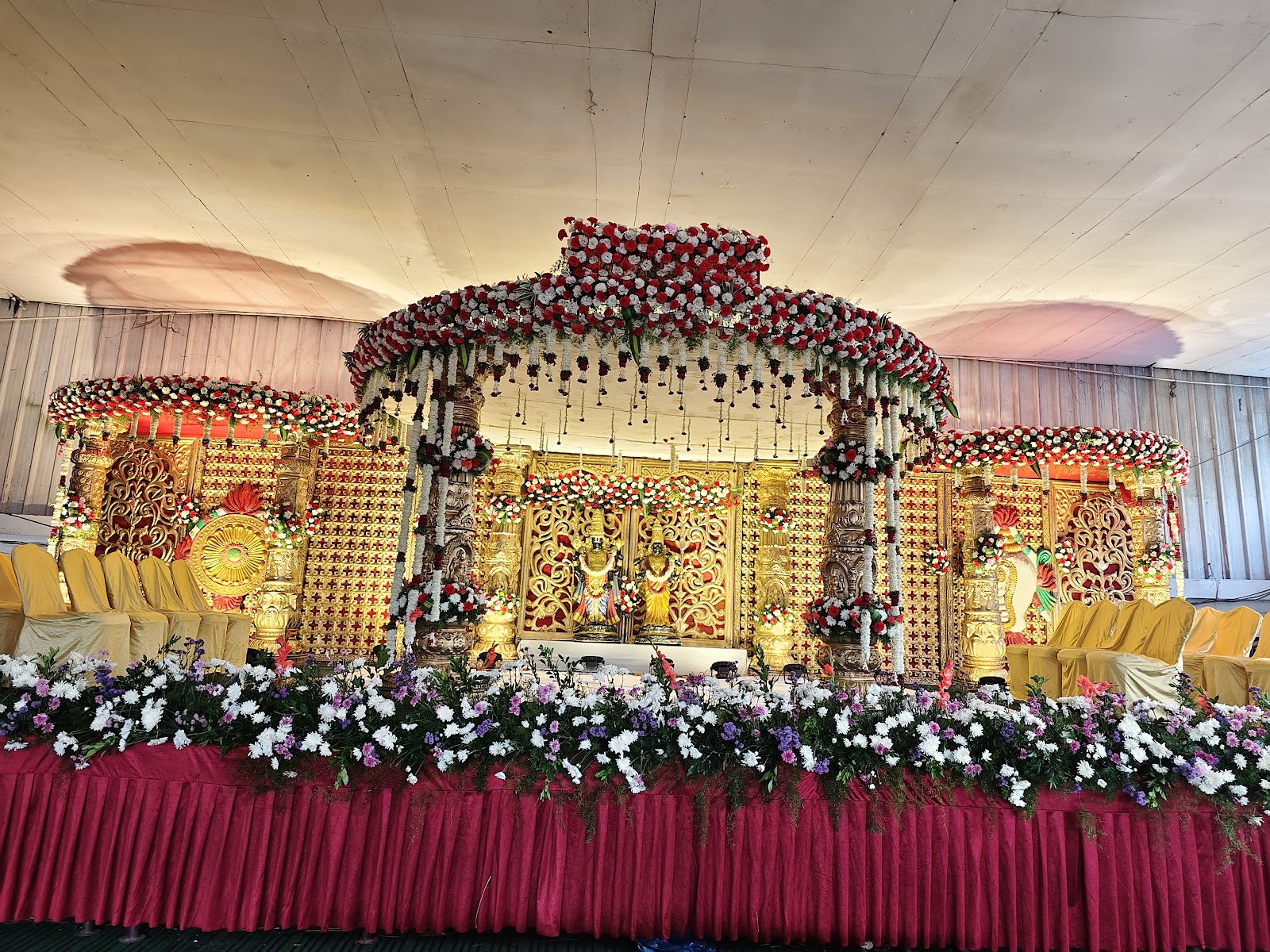 Begumpet Palace Function Plaza — Banquet Hall in Begumpet, Hyderabad (on-site parking, in-house decoration, bar service available, 1000–1500 guest capacity)