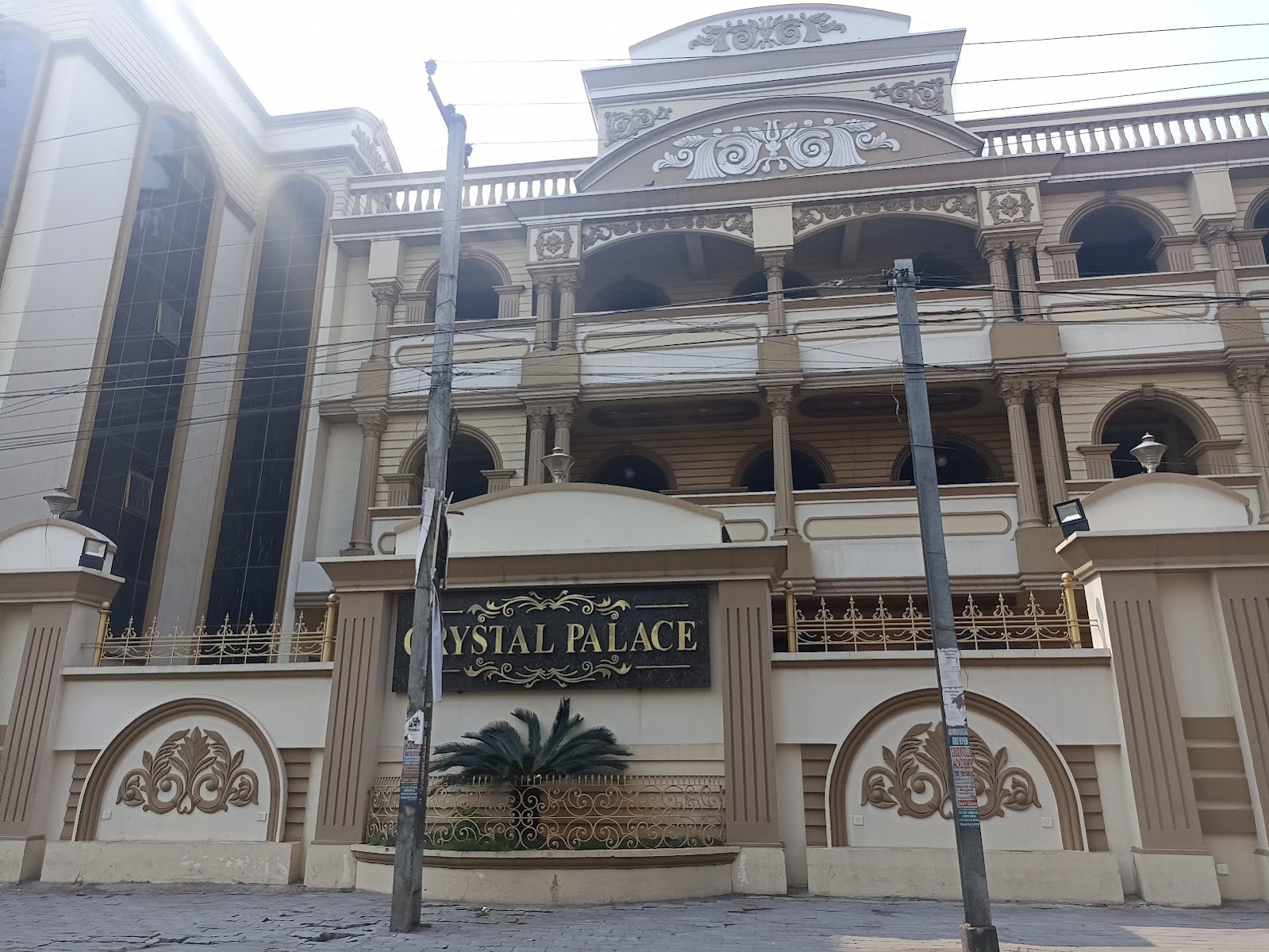 Crystal Palace Function Hall — Banquet Hall in Falaknuma, Hyderabad (on-site parking, in-house decoration, bar service available, 900–1350 guest capacity) — photo 4