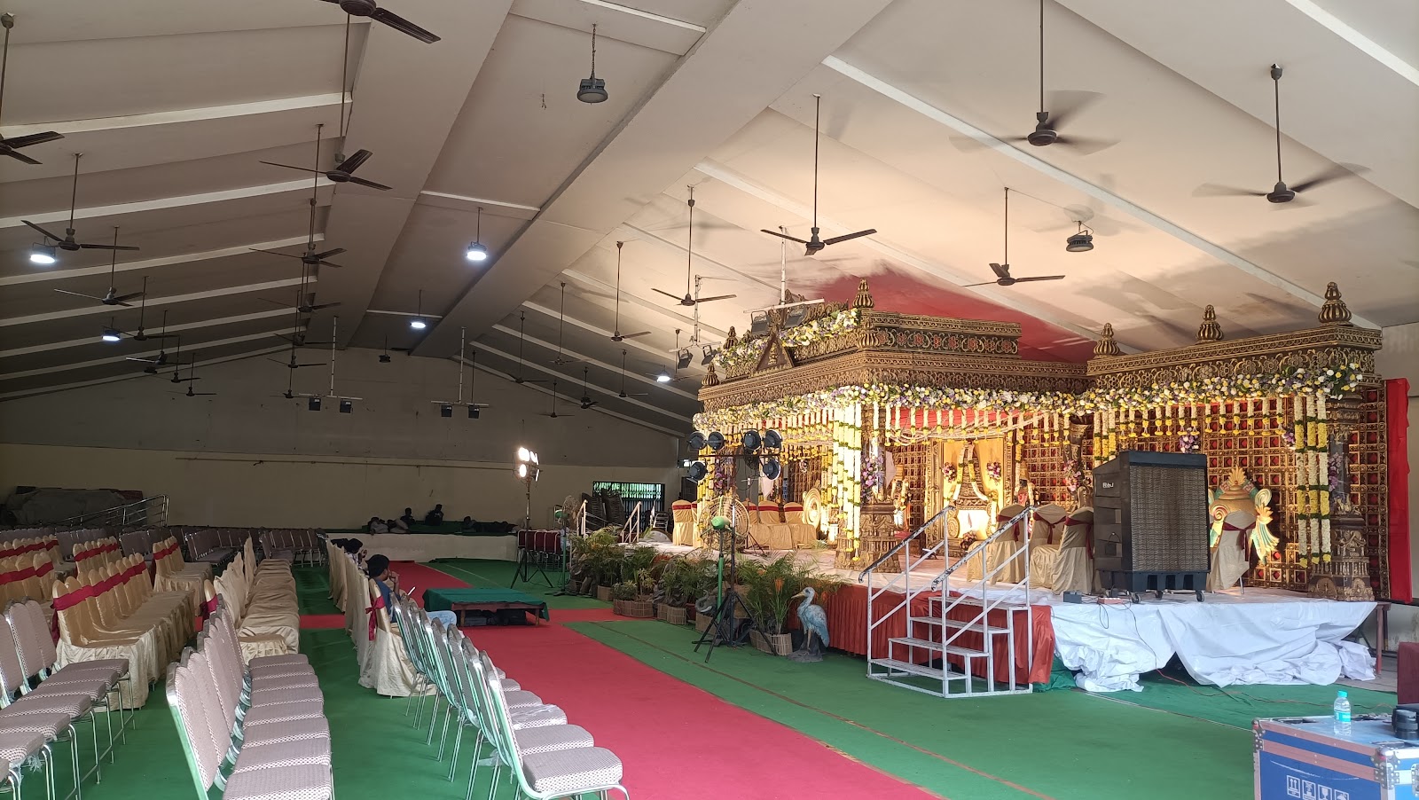 Reddy Sangam Function Hall — Banquet Hall in Hyderabad (on-site parking, in-house decoration, bar service available, 600–900 guest capacity)