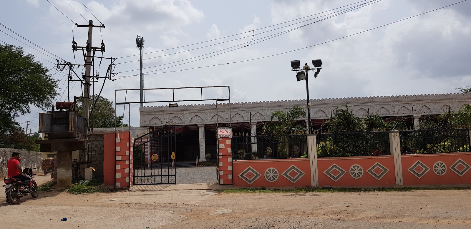 S.n Garden Function Hall — Banquet Hall in Kothapet, Hyderabad (on-site parking, in-house decoration, bar service available, 350–550 guest capacity) — photo 3