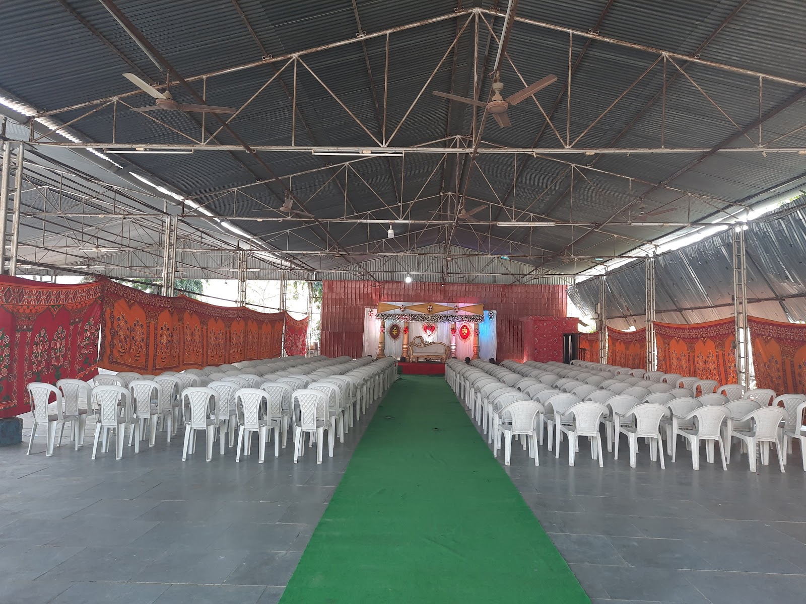 Mak Garden Function Hall — Banquet Hall in Hyderabad (on-site parking, in-house decoration, bar service available, 800–1200 guest capacity)