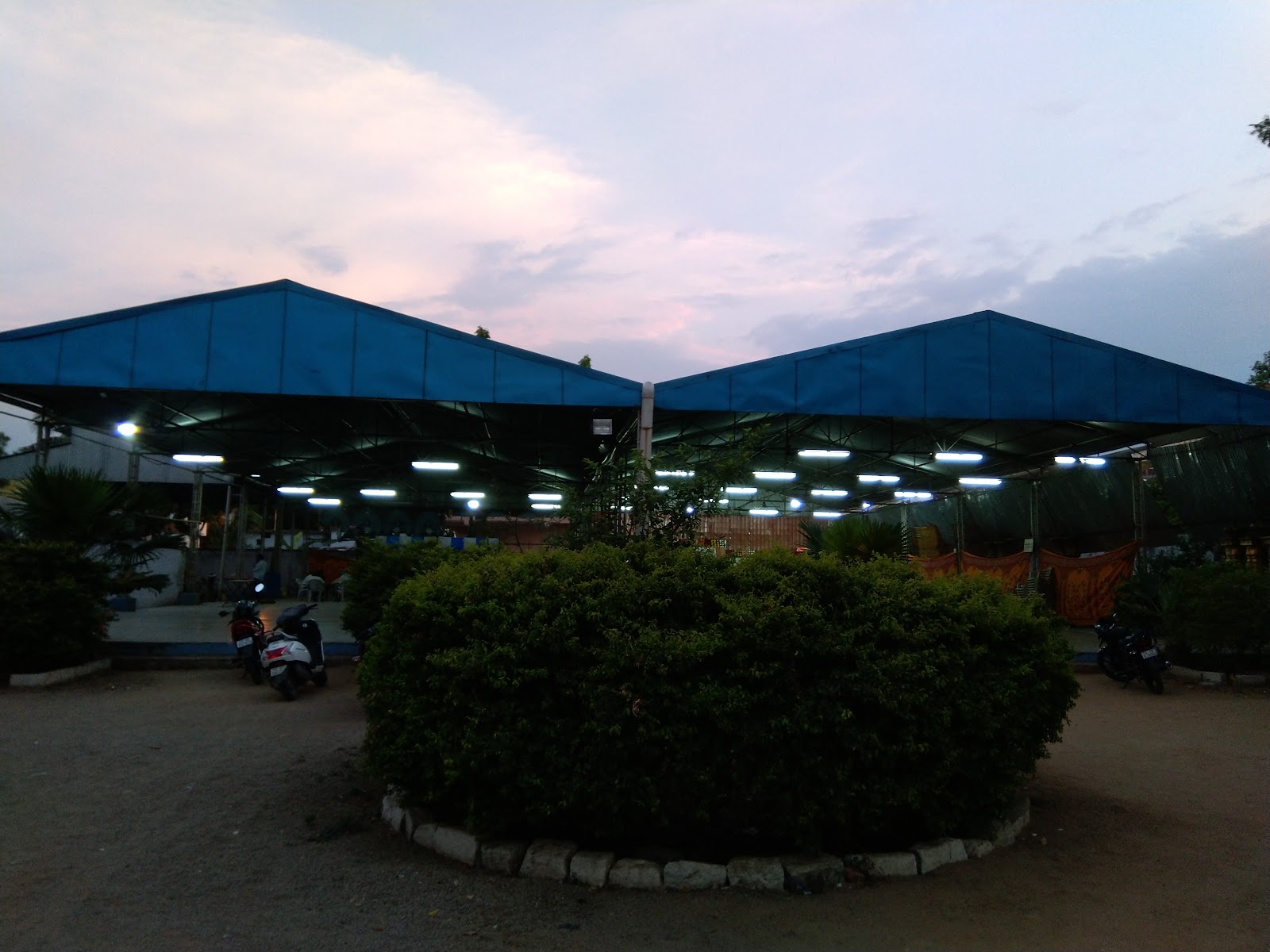Mak Garden Function Hall — Banquet Hall in Shamirpet, Hyderabad (on-site parking, in-house decoration, bar service available, 800–1200 guest capacity) — photo 3