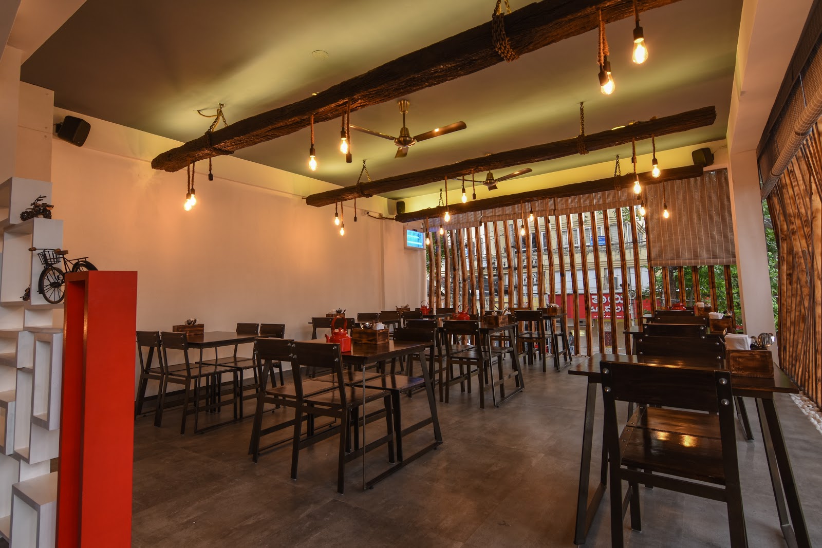 GRAZERS Resto-Bar — Pub/Bar in Jayanagar, Bangalore (on-site parking, in-house decoration, DJ permitted, bar service available)