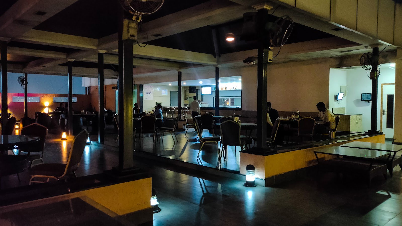 Skyyee Bar — Pub/Bar in Miyapur, Hyderabad (on-site parking, in-house decoration, DJ permitted, bar service available) — photo 3