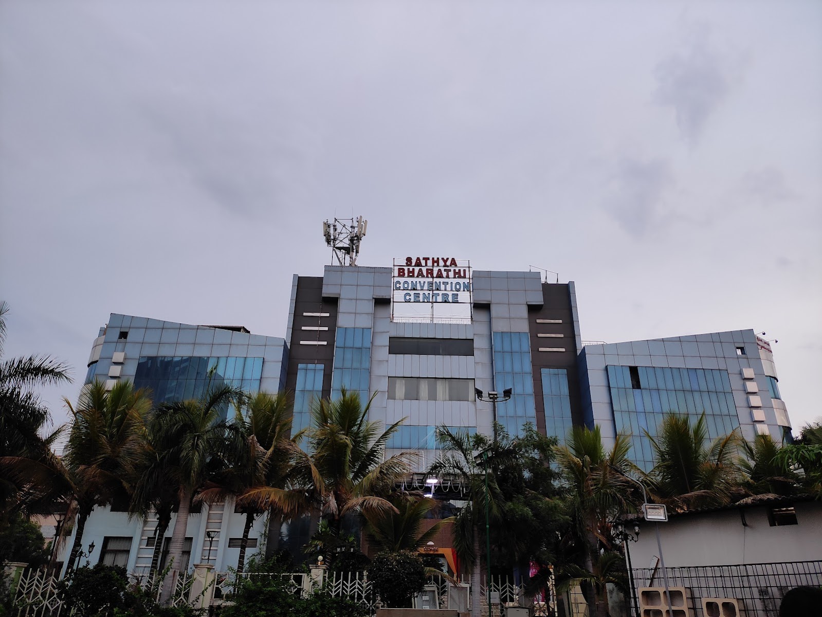 Sathya Bharathi Convention Centre — Banquet Hall in Miyapur, Hyderabad (on-site parking, in-house decoration, DJ permitted, bar service available) — photo 3