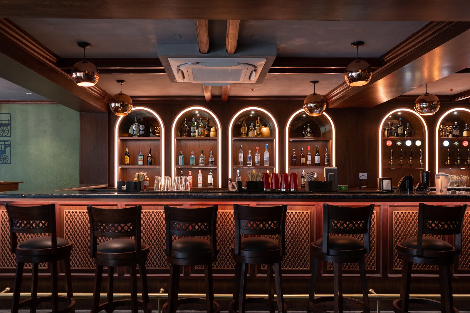 Downtown Pub — Pub/Bar in Bangalore (on-site parking, in-house decoration, DJ permitted, bar service available)