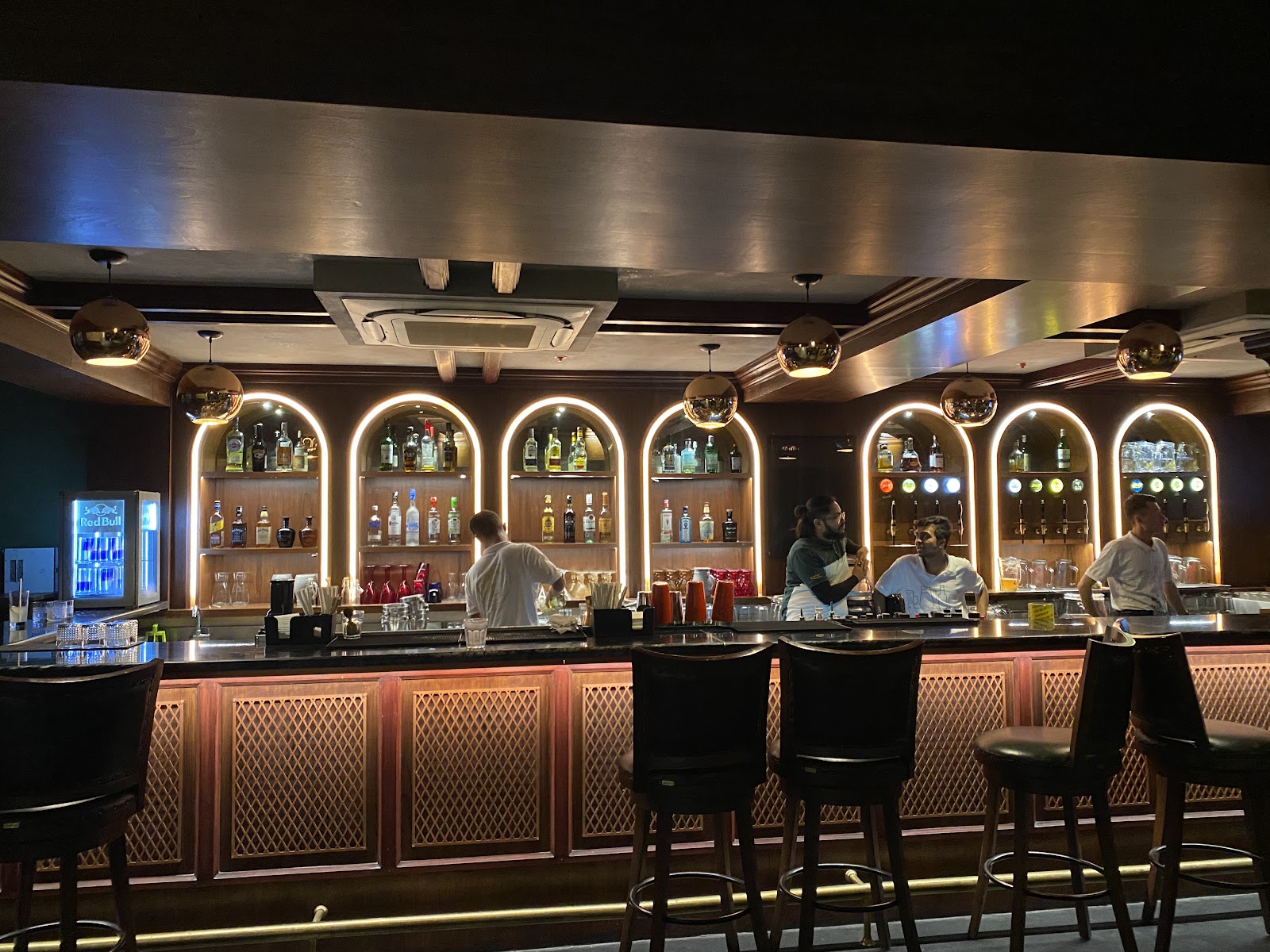 Downtown Pub — Pub/Bar in Ashok Nagar, Bangalore (on-site parking, in-house decoration, DJ permitted, bar service available) — photo 3