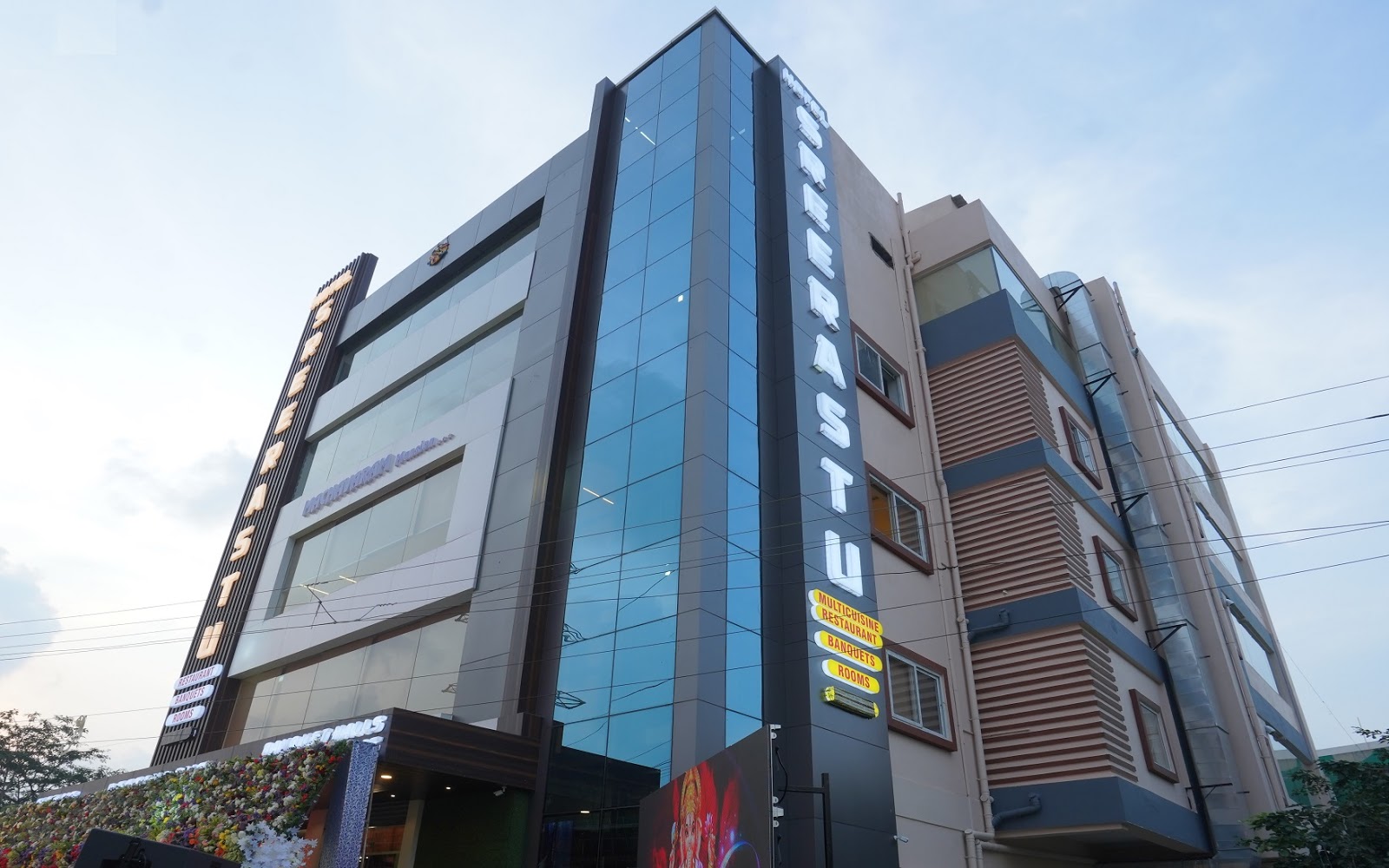 Hotel Sreerastu — Banquet Hall in LB Nagar, Hyderabad (on-site parking, in-house decoration, outside catering allowed, bar service available) — photo 3