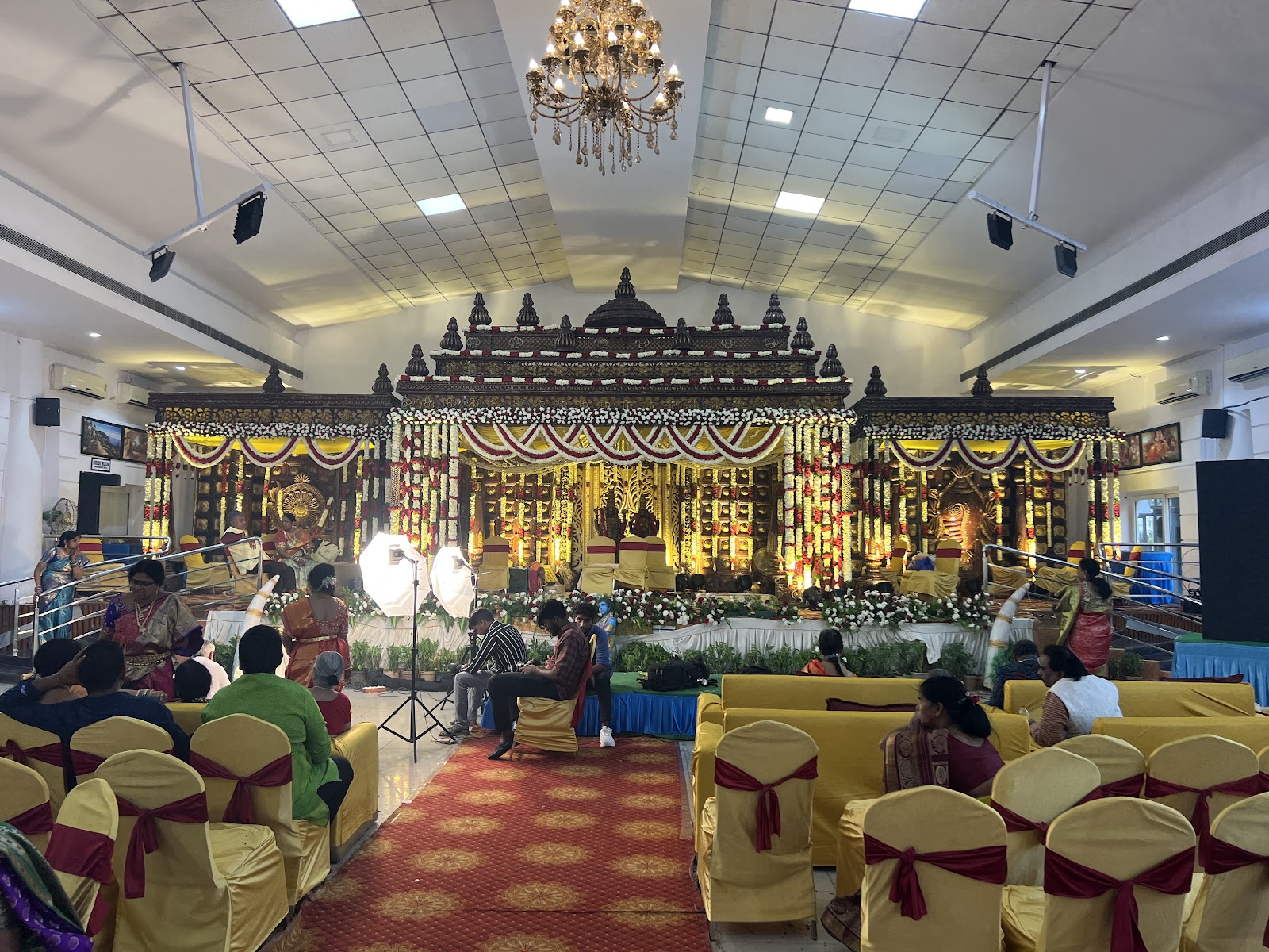 Sri Lakshmi Ac Convention Hall — Banquet Hall in Karmanghat, Hyderabad (on-site parking, in-house decoration, bar service available, 600–900 guest capacity) — photo 2
