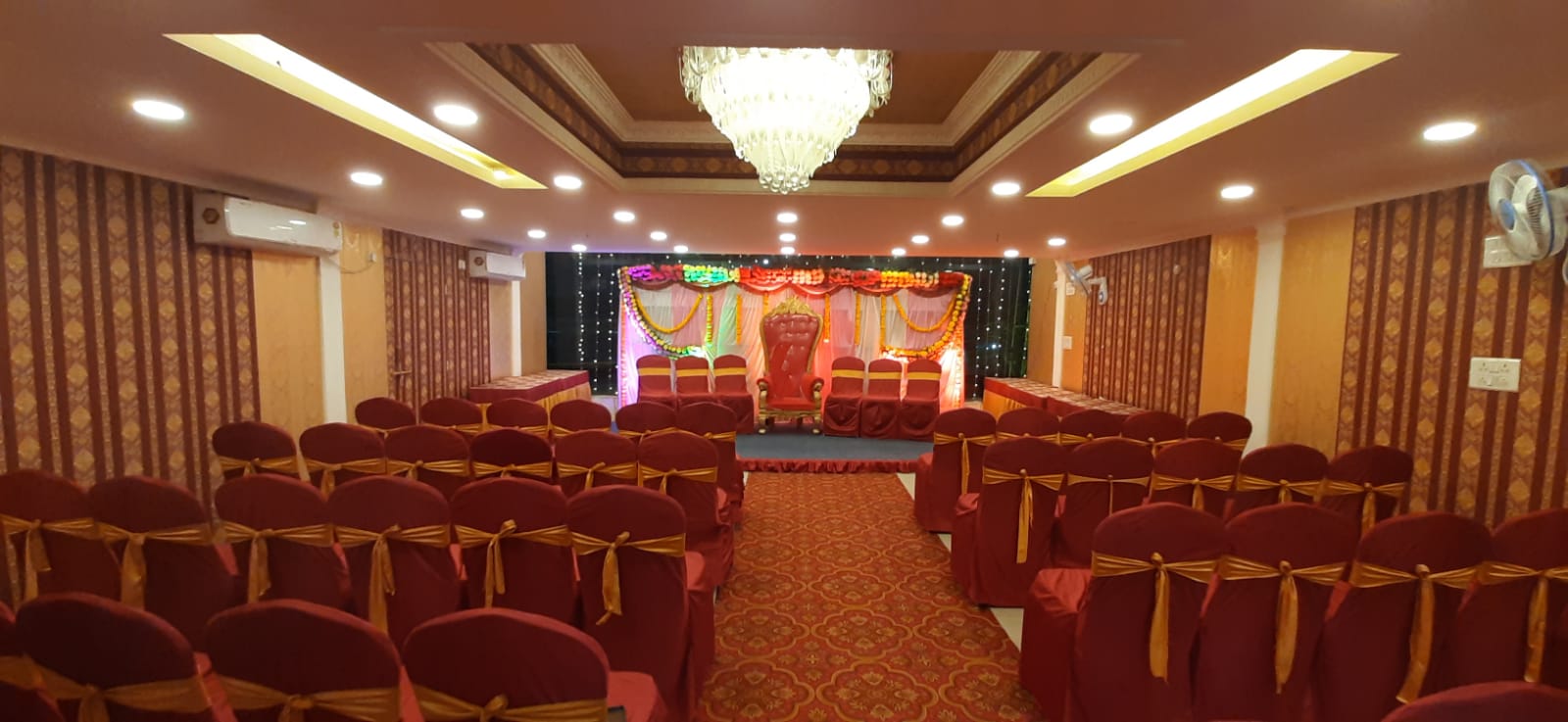 Qm Banquet Hall — Banquet Hall in Hyderabad (on-site parking, in-house decoration, bar service available, 200–300 guest capacity)