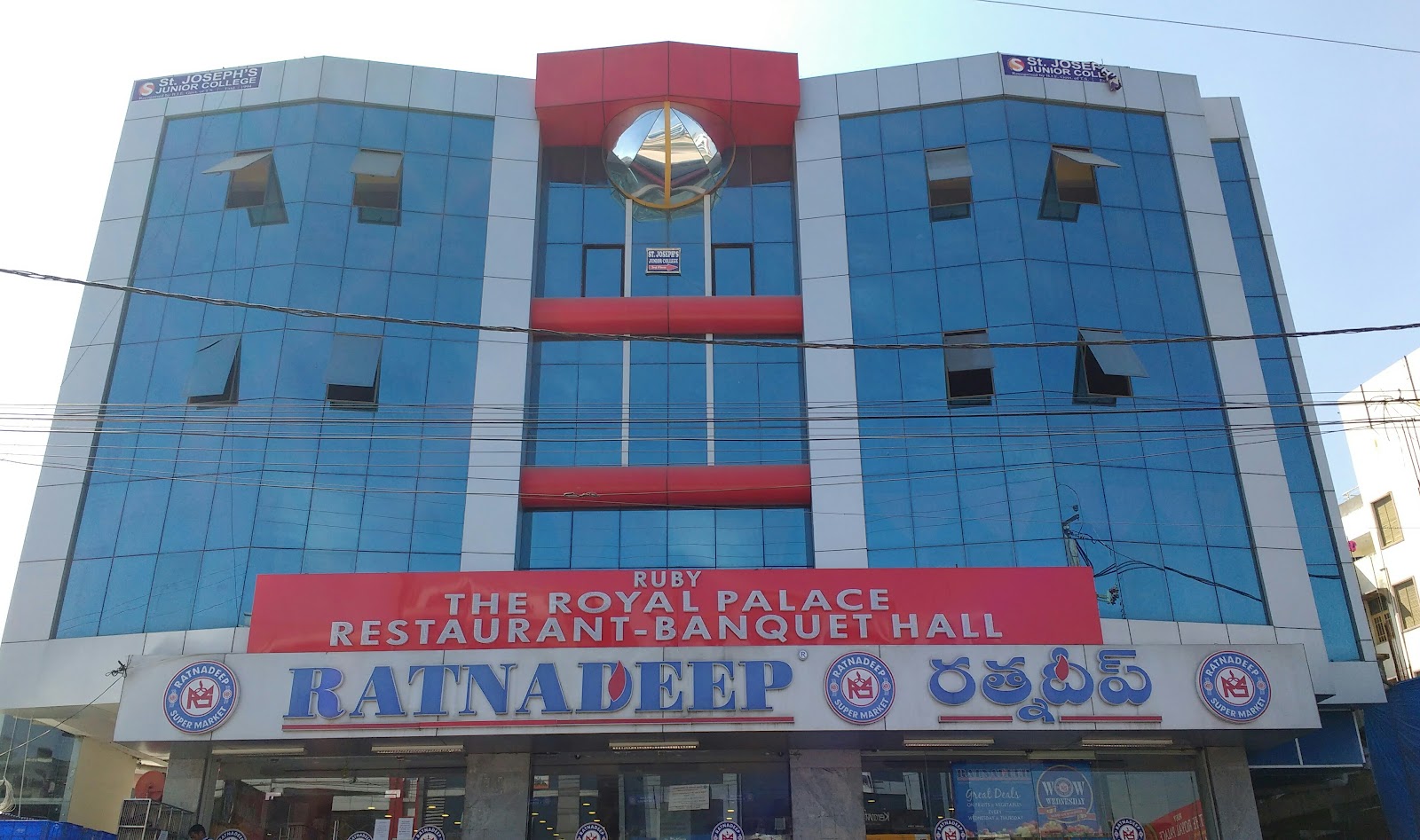 Ruby The Royal Palace — Banquet Hall in Toli Chowki, Hyderabad (on-site parking, in-house decoration, bar service available, 200–300 guest capacity) — photo 3