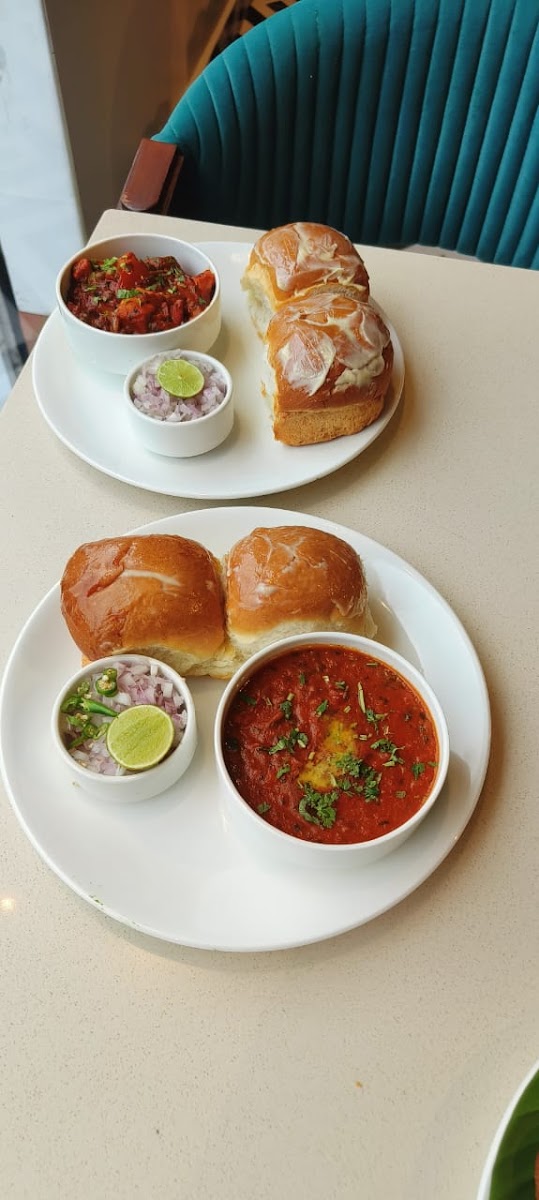Mezbaan Banquet — Banquet Hall in Toli Chowki, Hyderabad (on-site parking, in-house decoration, bar service available, 300–450 guest capacity) — photo 4