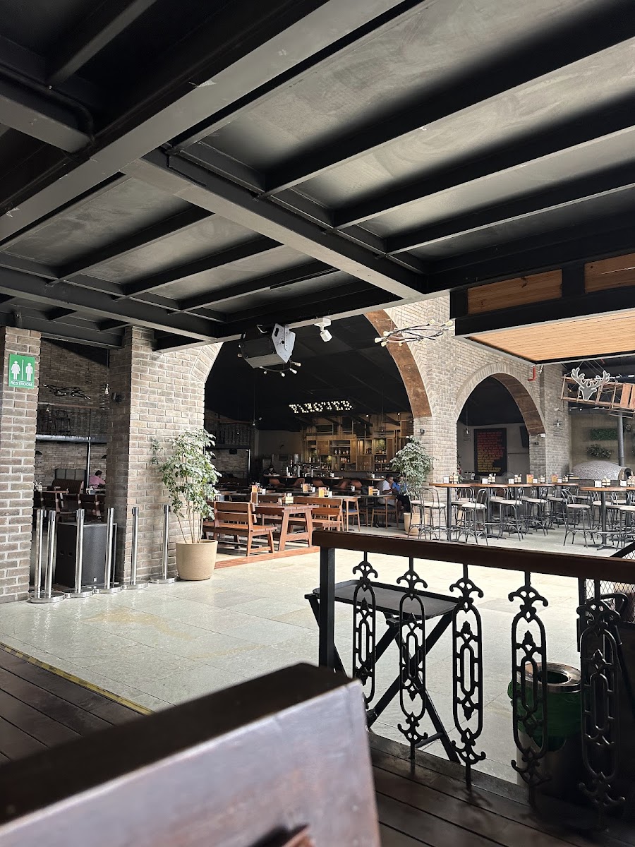 Flyover Drinkery — Banquet Hall in Hebbal, Bangalore (on-site parking, in-house decoration, DJ permitted, bar service available) — photo 2