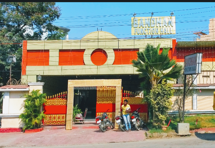 Bandhan Function Hall · Toli Chowki — Banquet Hall in Toli Chowki, Hyderabad (on-site parking, in-house decoration, bar service available, 300–400 guest capacity) — photo 2