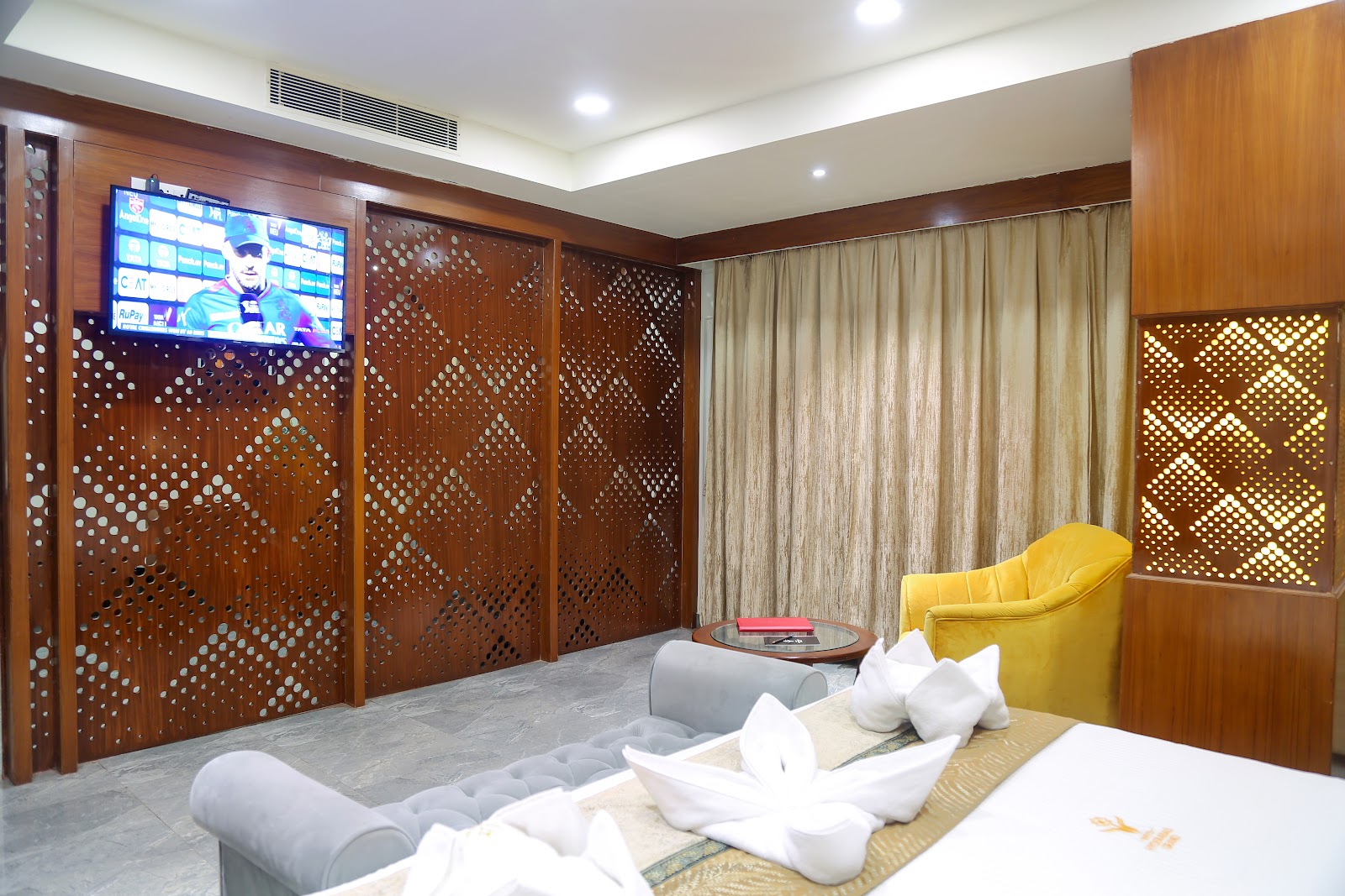 Hotel Hyderabad Grand — Banquet Hall in Shamshabad, Hyderabad (on-site parking, in-house decoration, outside catering allowed, bar service available) — photo 2