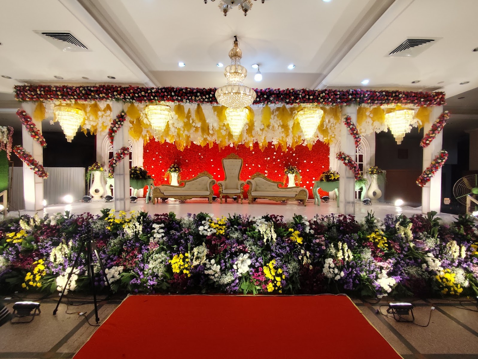 Golden Palace Function Hall · Toli Chowki — Banquet Hall in Toli Chowki, Hyderabad (on-site parking, in-house decoration, bar service available, 1500–2250 guest capacity) — photo 4