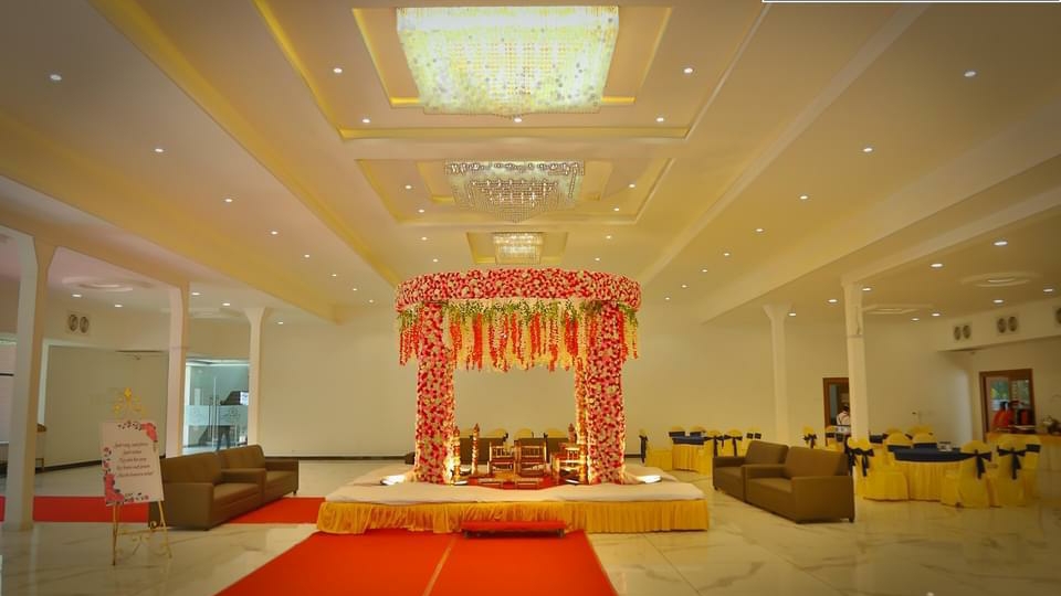 Jaithri Grand Convention — Banquet Hall in Hyderabad (on-site parking, in-house decoration, DJ permitted, bar service available)
