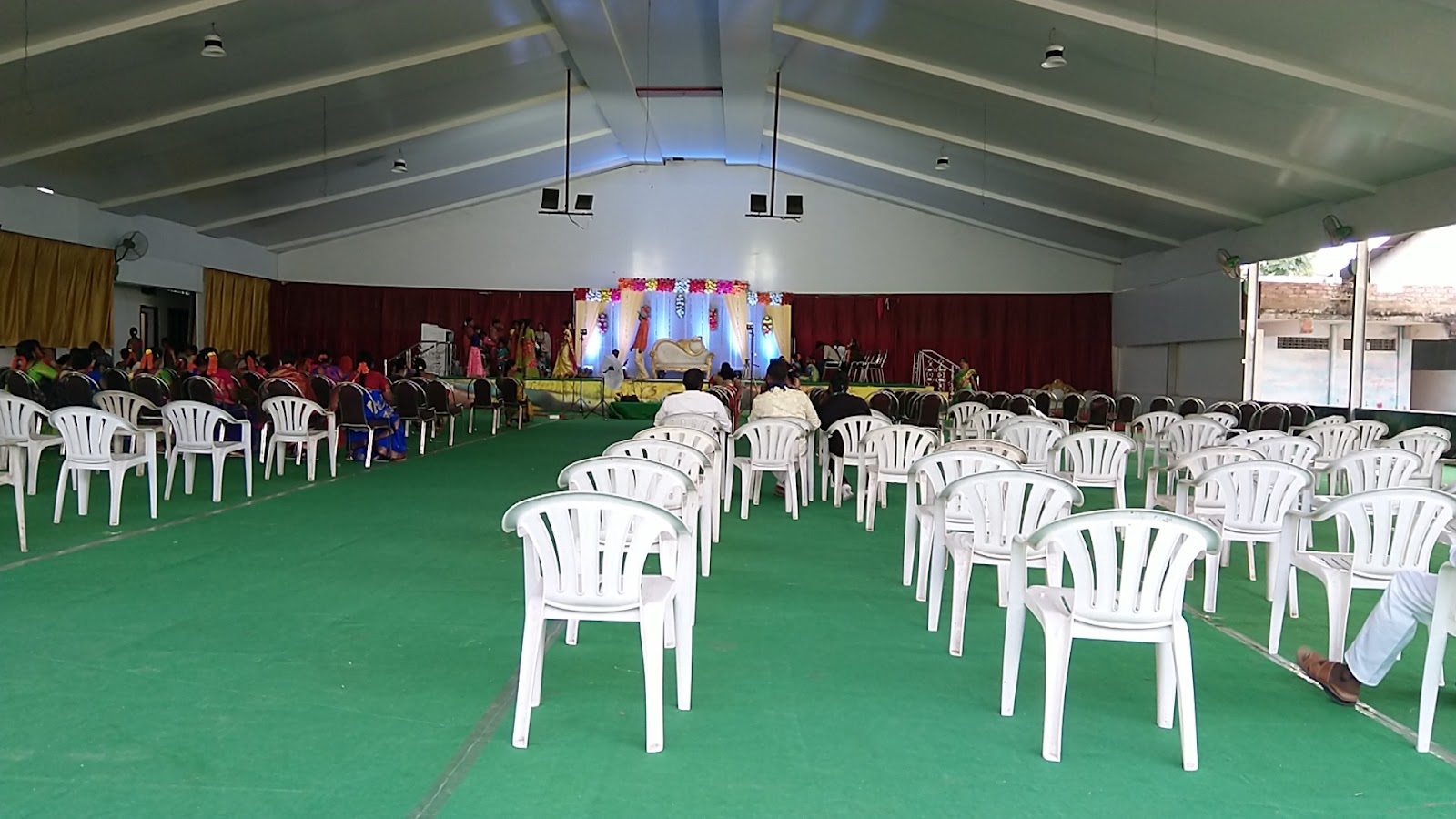 Sri Padmavathi Gardens Function Hall — Banquet Hall in Hyderabad (on-site parking, in-house decoration, bar service available, 800–1200 guest capacity)