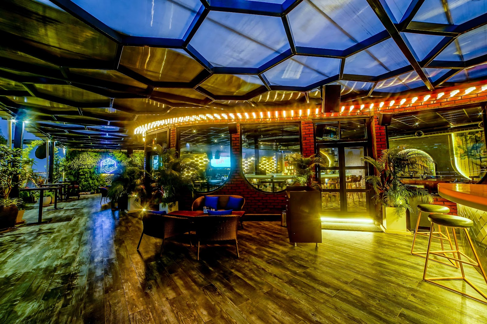 Elsewhere Lounge & Kitchen — Pub/Bar in Gachibowli, Hyderabad (on-site parking, in-house decoration, DJ permitted, bar service available) — photo 4