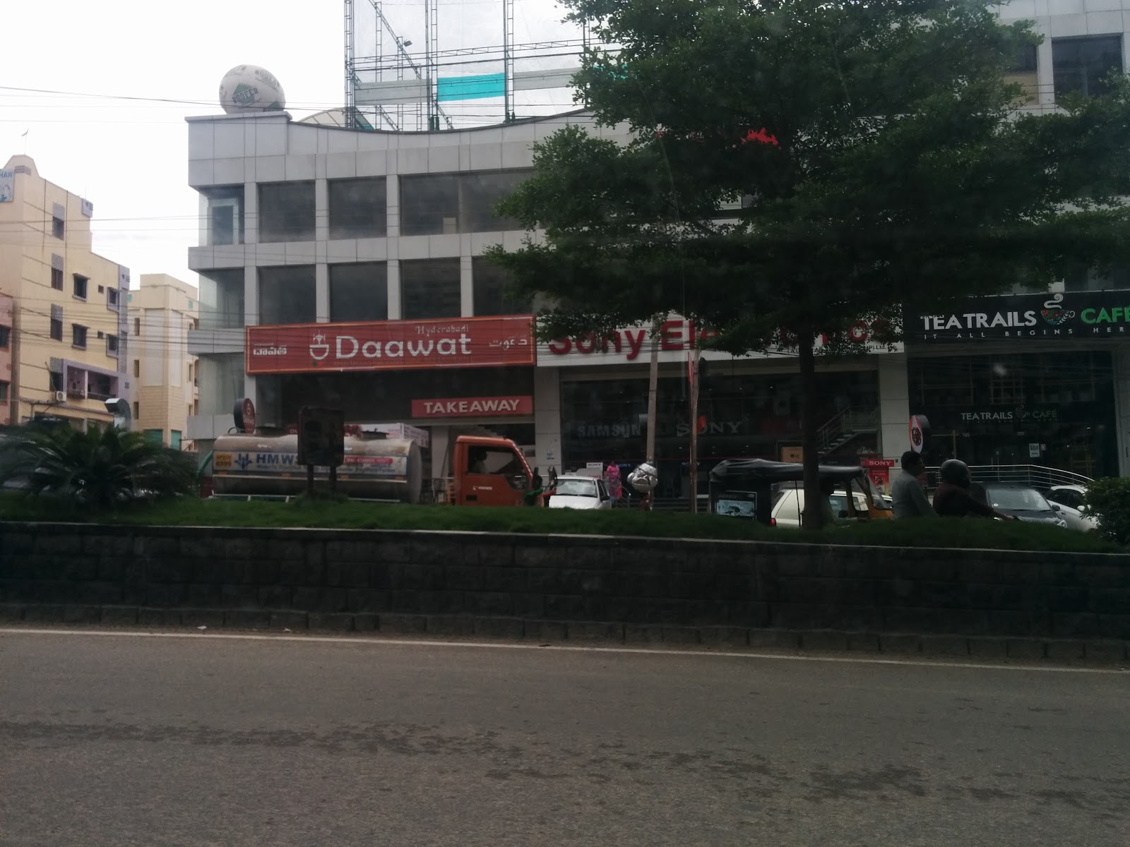 Hyderabadi Daawat — Banquet Hall in Gachibowli, Hyderabad (on-site parking, in-house decoration, outside catering allowed, bar service available) — photo 4