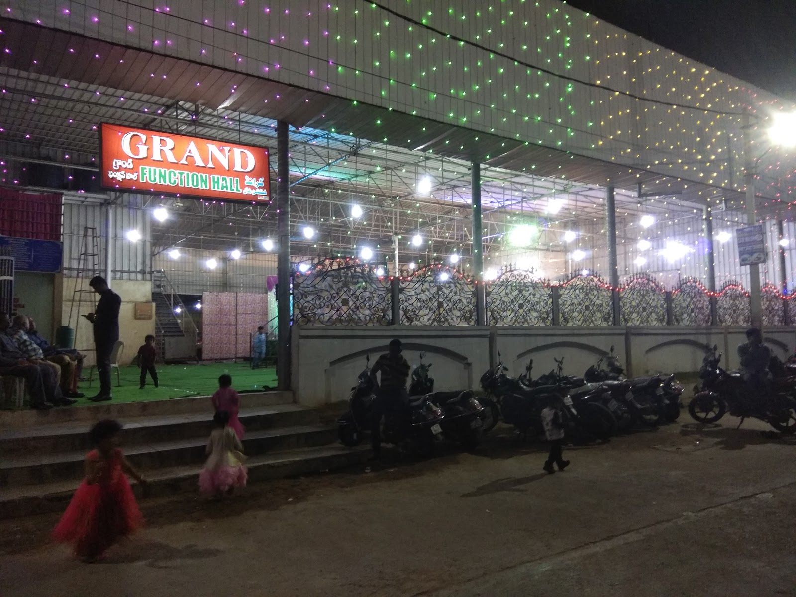 Grand Function Hall · Chandrayangutta — Banquet Hall in Chandrayangutta, Hyderabad (on-site parking, in-house decoration, bar service available, 400–600 guest capacity) — photo 2