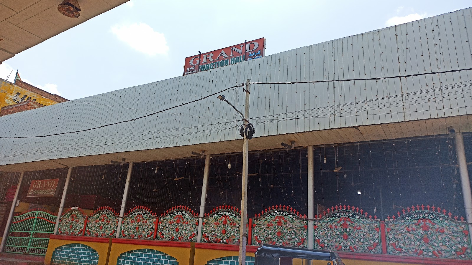 Grand Function Hall · Chandrayangutta — Banquet Hall in Chandrayangutta, Hyderabad (on-site parking, in-house decoration, bar service available, 400–600 guest capacity) — photo 3