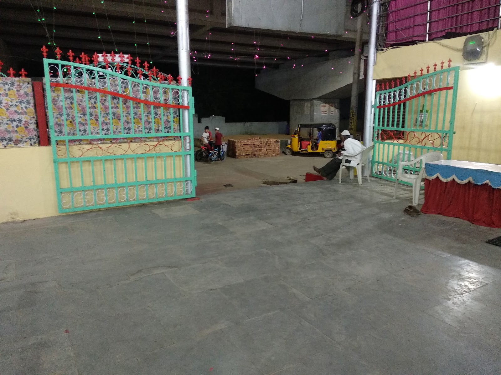 Grand Function Hall · Chandrayangutta — Banquet Hall in Chandrayangutta, Hyderabad (on-site parking, in-house decoration, bar service available, 400–600 guest capacity) — photo 4