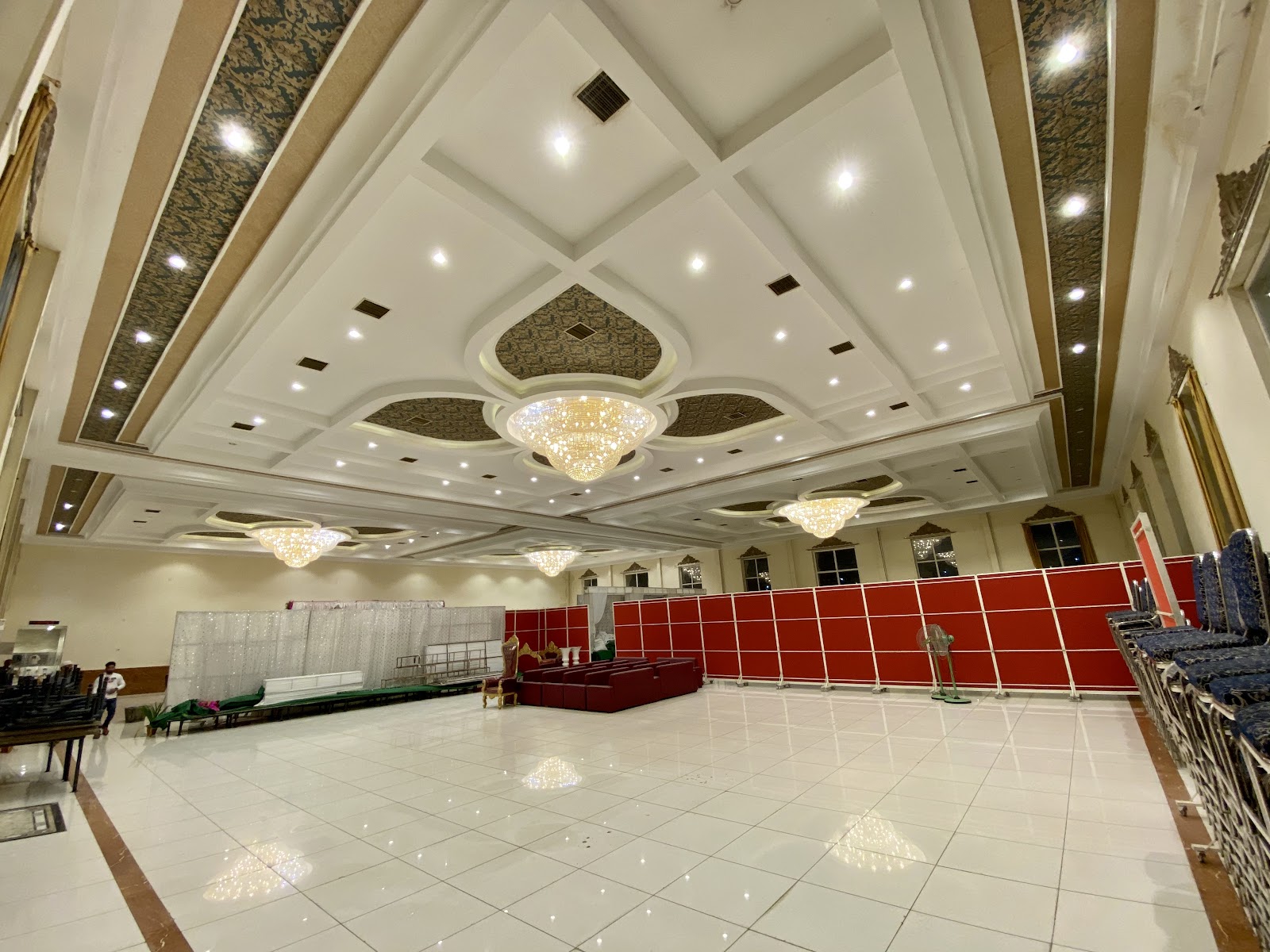Grace Palace — Banquet Hall in Chandrayangutta, Hyderabad (on-site parking, in-house decoration, bar service available, 1400–2100 guest capacity) — photo 2